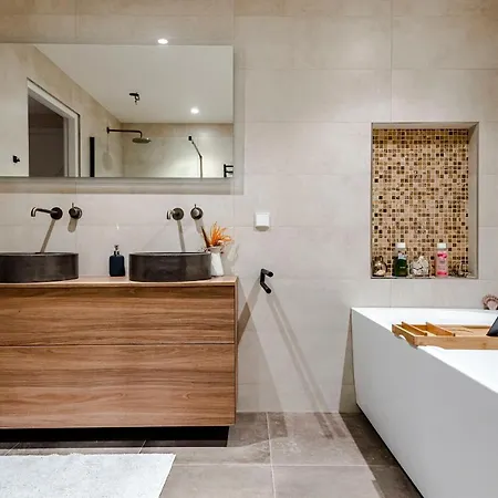 Dunefront Villa *